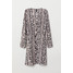 H&M Sukienka z szyfonowej krepy 0769400003 Brązowoszary/Wężowy wzór
