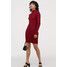 H&M Dzianinowa sukienka z golfem 0798868001 Ciemnoczerwony