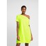 NA-KD OFF SHOULDER RELAXED Sukienka z dżerseju neon yellow NAA21C08Z