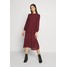 New Look LORNA SPOT TIER SMOCK MIDI Sukienka z dżerseju red NL021C149