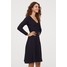 H&M Dzianinowa sukienka z wiskozą 0827482001 Granatowy