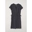 H&M Sukienka z dekoltem w serek 0618287005 Czarny/Biały wzór