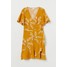 H&M Sukienka z krepy we wzory 0744906006 Ciemnożółty