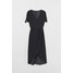 H&M Kopertowa sukienka we wzory 0714828001 Czarny/Białe kropki