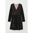 H&M Sukienka z dekoltem w serek 0573059003 Czarny