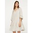 OYSHO Sukienka z dżerseju white OY121C058