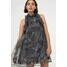 H&M Trapezowa sukienka z falbanką 0929598002 Czarny/Wzór