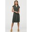 H&M Sukienka z dekoltem w serek 0859136006 Ciemna zieleń khaki