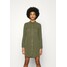 Vero Moda VMSILLA SHORT DRESS Sukienka koszulowa ivy green VE121C29V