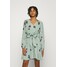 Vero Moda VMFALLIE TIE DRESS Sukienka koszulowa green milieu/newfallie VE121C231