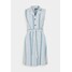 Vero Moda Tall VMAKELASANDY CHAMBRAY SHORT Sukienka koszulowa light blue denim/white VEB21C08A