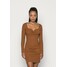 Fashion Union Petite OBERLIN GATHERED DETAIL DRESS Sukienka dzianinowa brown FAE21C040