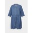 ONLY Carmakoma CARCHICAGO DRESS Sukienka jeansowa medium blue denim ONA21C0H7-K11