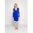 Pinko MAHON DRESS Sukienka dzianinowa bright blue/white P6921C0BQ-K11