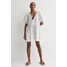 H&M Sukienka z haftem angielskim 1024742001 Biały