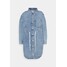 Calvin Klein Jeans DAD SHIRT DRESS Sukienka koszulowa denim medium C1821C0AN-K11