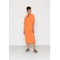 Monki Sukienka dzianinowa orange MOQ21C0D6-H11