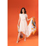 Quiosque Asymetryczna sukienka z paskiem 4OP010102