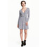 H&M Kopertowa sukienka 0457222001 Biały/Czarny wzór