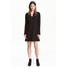 H&M Sukienka z dekoltem w serek 0481556001 Czarny