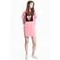 H&M Sukienka T-shirt z motywem 0502160001 Różowy/Kiss