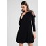 Wallis SPOT RUFFLE SHOULDER SWING Sukienka z dżerseju black WL521C0DG