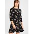 Warehouse MOLLY FLORAL PONTE DRESS Sukienka z dżerseju black base WA221C0D4