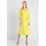 Moss Copenhagen ILSEY WRAP DRESS Sukienka letnia yellow/white M0Y21C024