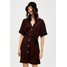 PULL&BEAR MIT GÜRTEL Sukienka koszulowa dark brown PUC21C08P