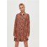 PULL&BEAR MIT FARBIGEM PRINT Sukienka koszulowa brown PUC21E07K