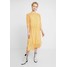 Second Female SHARON DRESS Sukienka koszulowa cadmium yellow SE421C03I