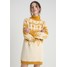 Honey Punch INTARSIA DRESS Sukienka dzianinowa mustard HOP21C01M