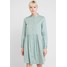Moss Copenhagen NORY DRESS Sukienka koszulowa chinois green M0Y21C03K