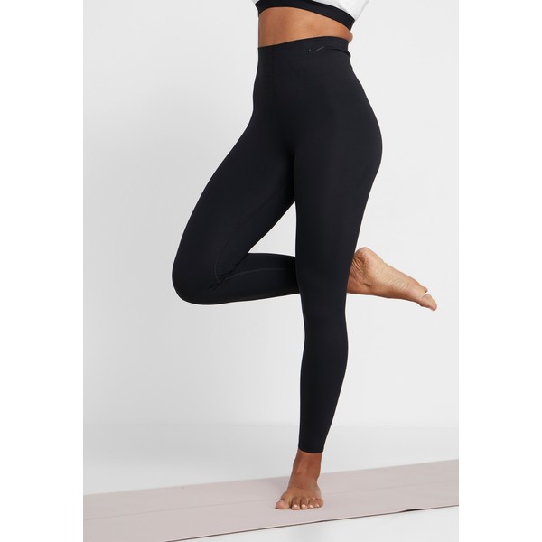 nike performance sculpt lux