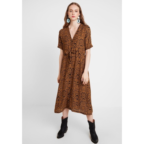 Minimum BIOLA Długa sukienka tobacco brown MI421C081