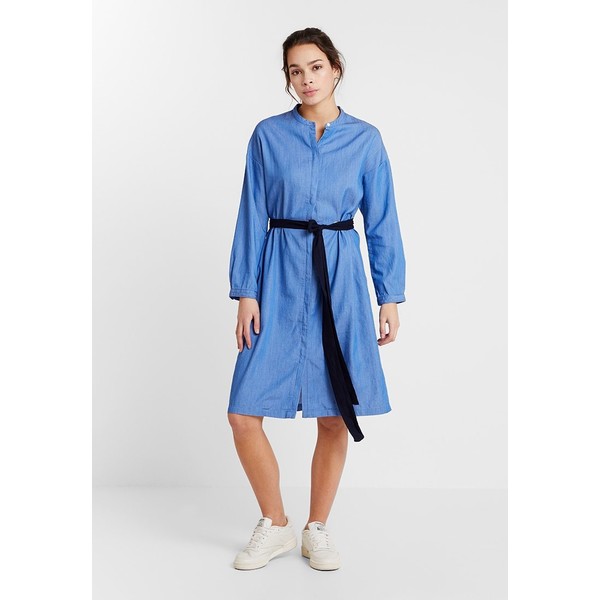 Lee EYELET DRESS Sukienka koszulowa dipped blue LE421C016