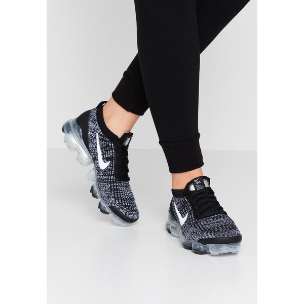 Nike Sportswear AIR VAPORMAX FLYKNIT Sneakersy niskie black/white/metallic silver NI111A0GC