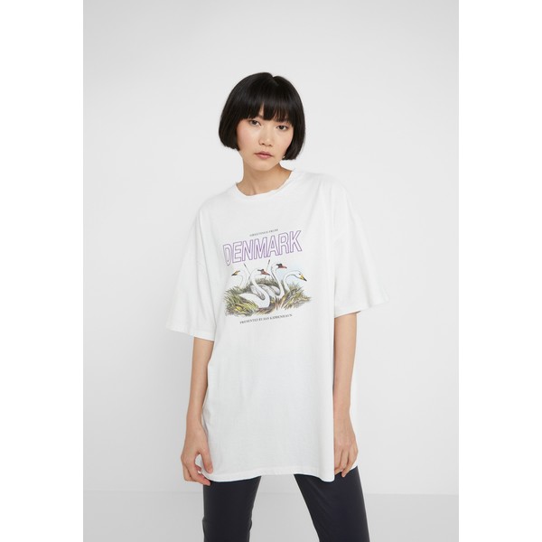 Han Kjobenhavn BOYFRIEND TEE T-shirt z nadrukiem off white HK021D008