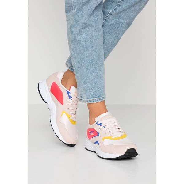Reebok Classic TORCH HEX LIGHT BREATHABLE SHOES Sneakersy niskie pale pink/cobalt/yellow RE011A0AU