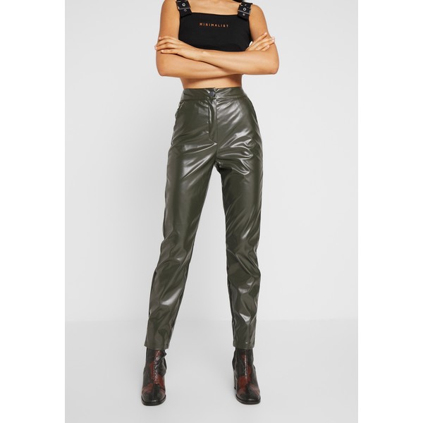 Missguided Tall PLEAT FRONT CIGARETTE TROUSERS Spodnie materiałowe deep green MIG21A036