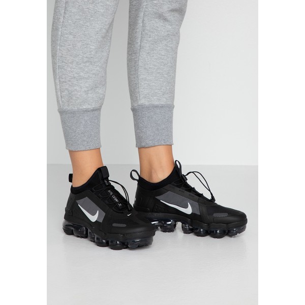 Nike Sportswear AIR VAPORMAX 2019 UTILITY Sneakersy niskie black/reflect silver/white NI111A0IQ