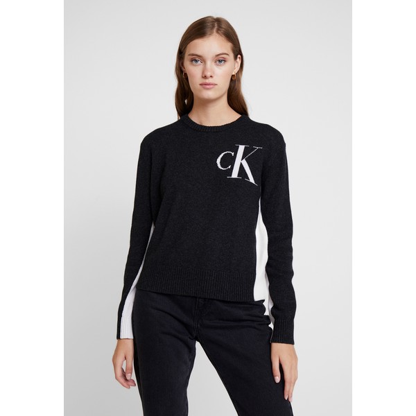 Calvin Klein Jeans CK LOGO ARCHIVE Sweter mid grey heather C1821J03O