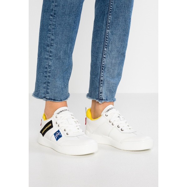 Calvin Klein Jeans NILLA Sneakersy niskie bright white C1811A02G