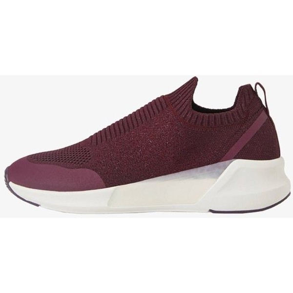 OYSHO_SPORT Sneakersy niskie dark purple OY241A008