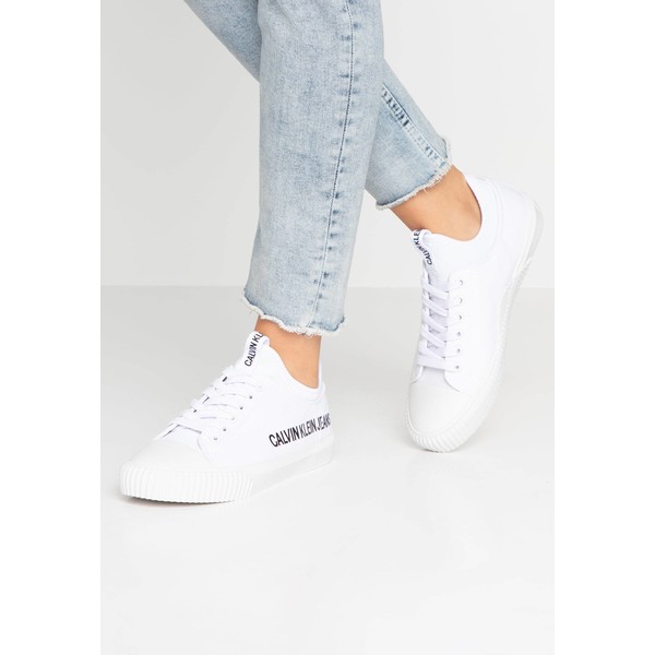 Calvin Klein Jeans IANTHA Sneakersy niskie white C1811A030