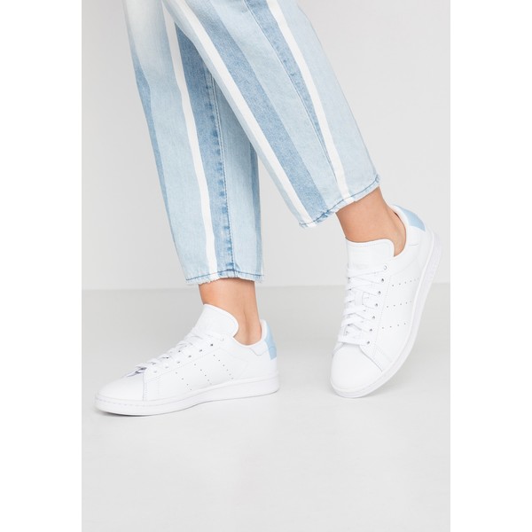 adidas Originals STAN SMITH HEEL PATCH SHOES Sneakersy niskie footwear white/glow blue AD111A0W7