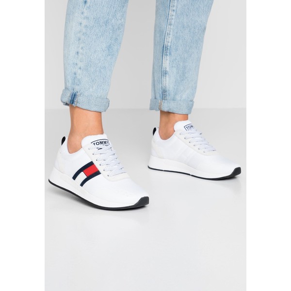 Tommy Jeans TECHNICAL PIN LOGO SNEAKER Sneakersy niskie white TOB11A02U