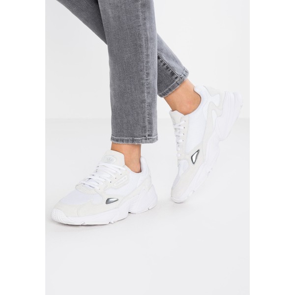 adidas Originals FALCON Sneakersy niskie footwear white/crystal white AD111A0MW