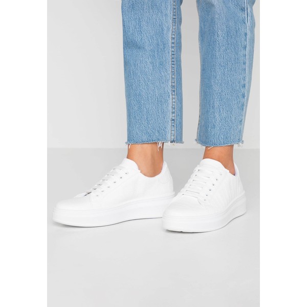 Topshop CUBA TRAINER Sneakersy niskie white TP711A0DD