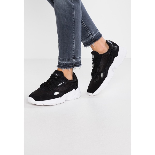 adidas Originals FALCON Sneakersy niskie core black/footwear white AD111A0MW